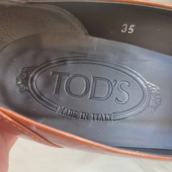 TODS PATENT LEATHER TAN ANKLE STRAP PUMPS ROUND TOE ITALIAN HEELS WOMEN'S SZ 35 - Picture 10 of 11